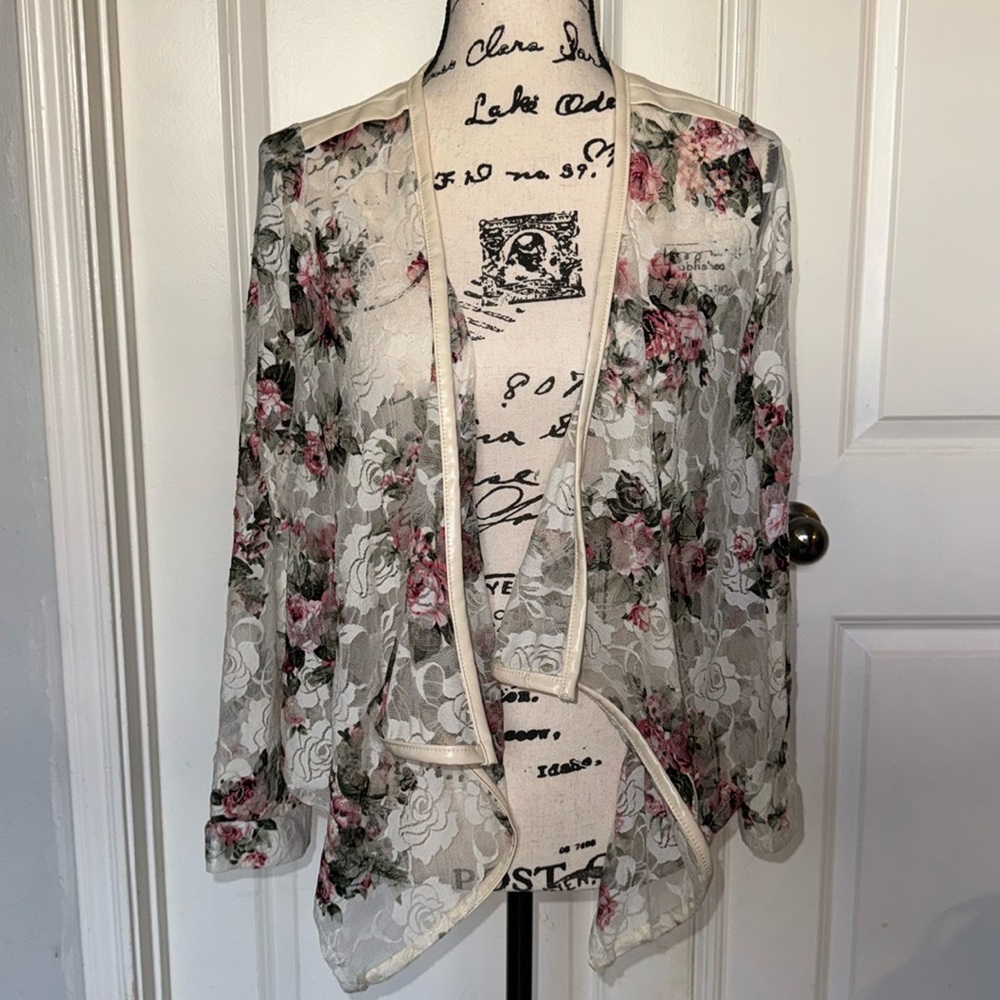 NWT Love Culture Floral Lace Coverup Cropped w/ Leather Detailing